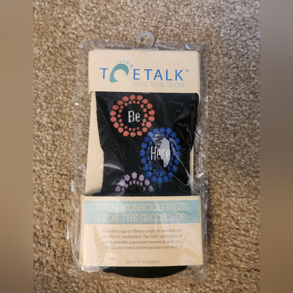 NWT ToeTalk‎ Yoga/Pilates grip socks